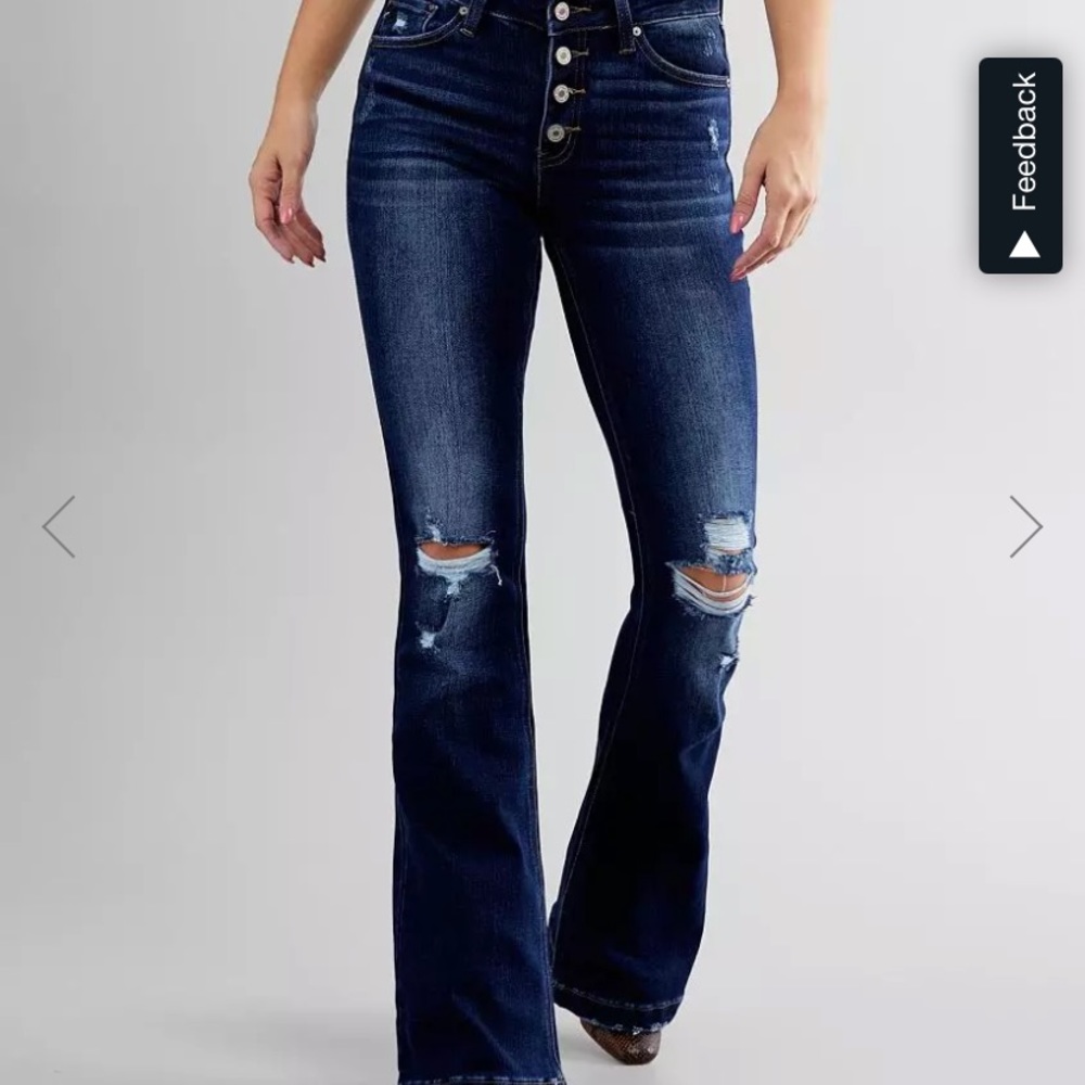 KanCan mid-rise flare jeans from The Buckle.  Size 11/29 x 34 length.